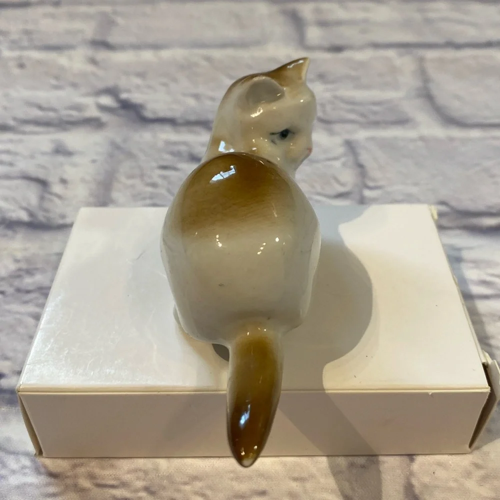 Zsolnay Vintage Hungarian Porcelain Cat Figurine - Picture 3 of 7